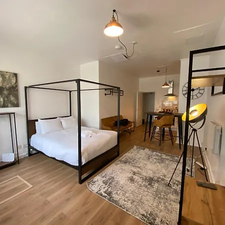 Brand New Heart Of London Stays